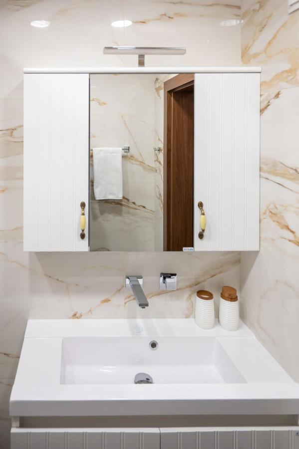 Modern Central Studio Apartment โซเฟีย ภายนอก รูปภาพ